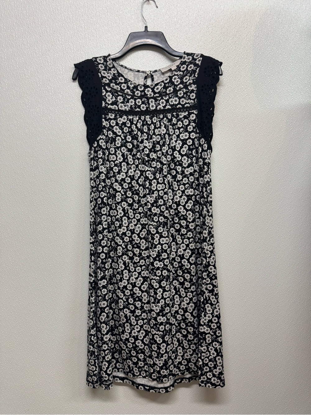 LOFT Black Floral Eyelet-Sleeve Swing Shift Mini Dress Sz S (D-79)
